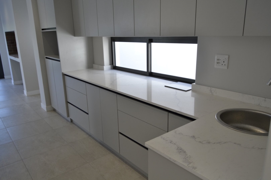 To Let 4 Bedroom Property for Rent in Croydon Gardens Estate Western Cape